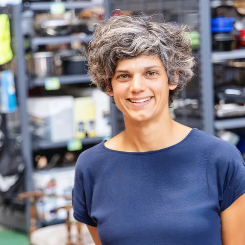 Porträtfoto von Dr. Najine Ameli, Bib der Dinge Bochum