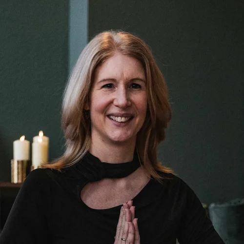 Porträtfoto von Sandra Wachtendorf, yogawirkt